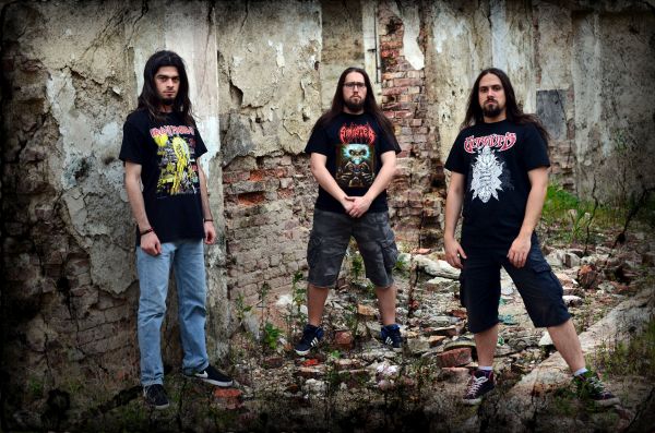 Decease si Sinfold pe scena Flying Circus Pub alaturi de Skeletonwitch